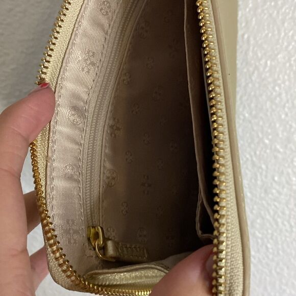 NWT-Tory Burch- soft gold Landon large wristlet - Picture 8 of 8